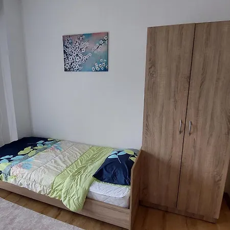 Viola Apartment *
